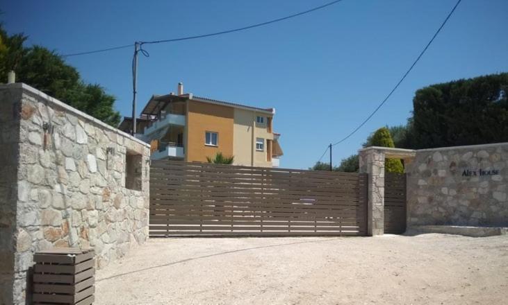 Alex House Aparthotel Zacharo Exterior photo